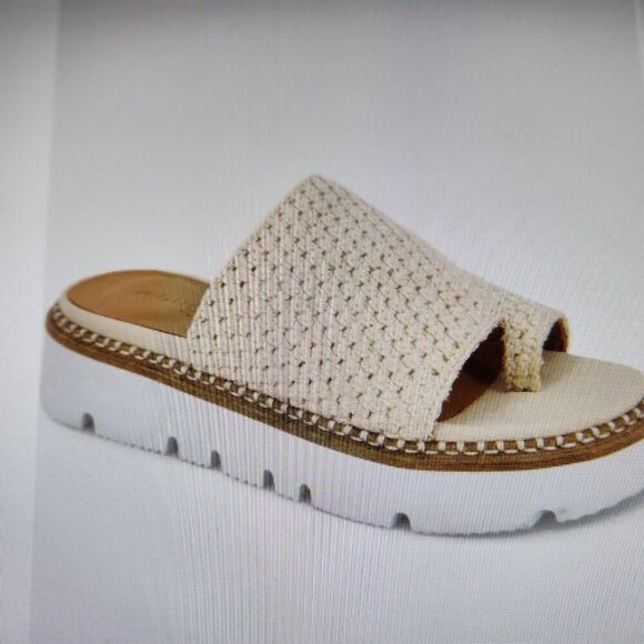 Gentle Souls "Lavern " Crocheted Knit Sandals. NIB (replacement box). Size 9 - Picture 2 of 15